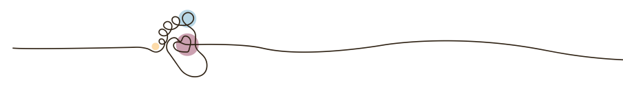 Abstrakte Line-Art-Illustration eines kleinen Babyfußes, in dessen Ferse ein Herz eingearbeitet ist, umgeben von zarten, farbigen Kreisen